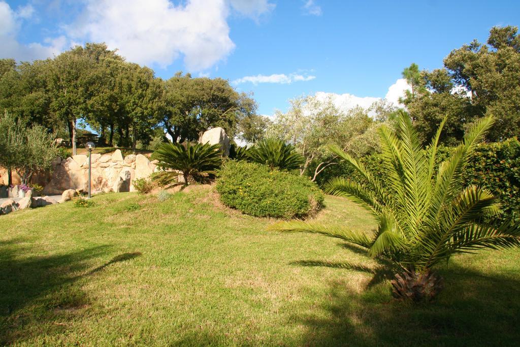 Residence Villa Smeralda Telti Buitenkant foto