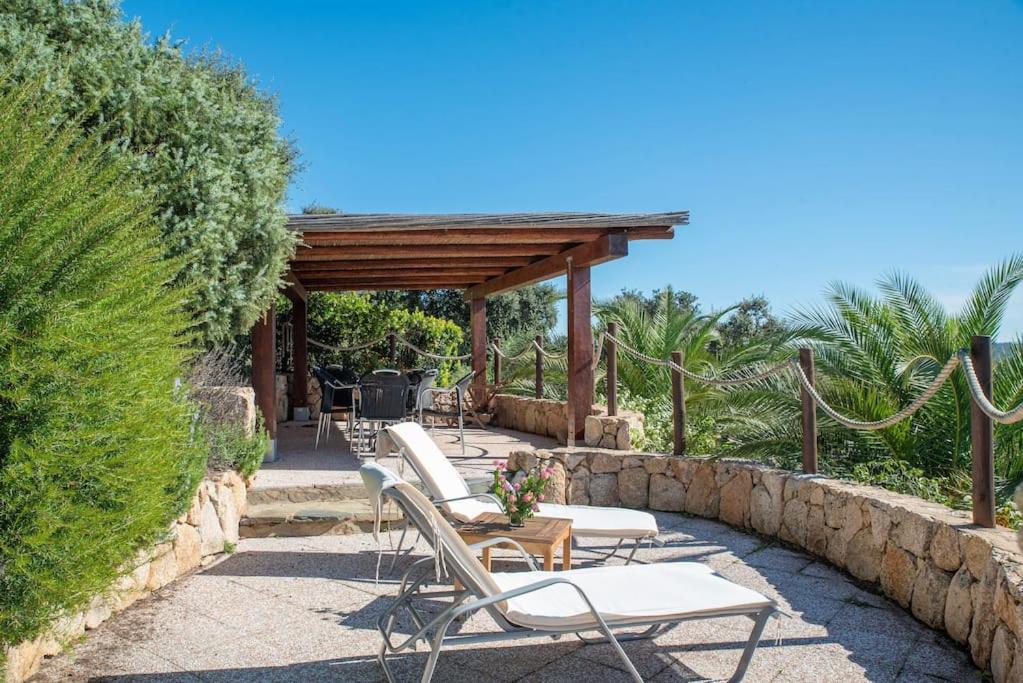 Residence Villa Smeralda Telti Buitenkant foto