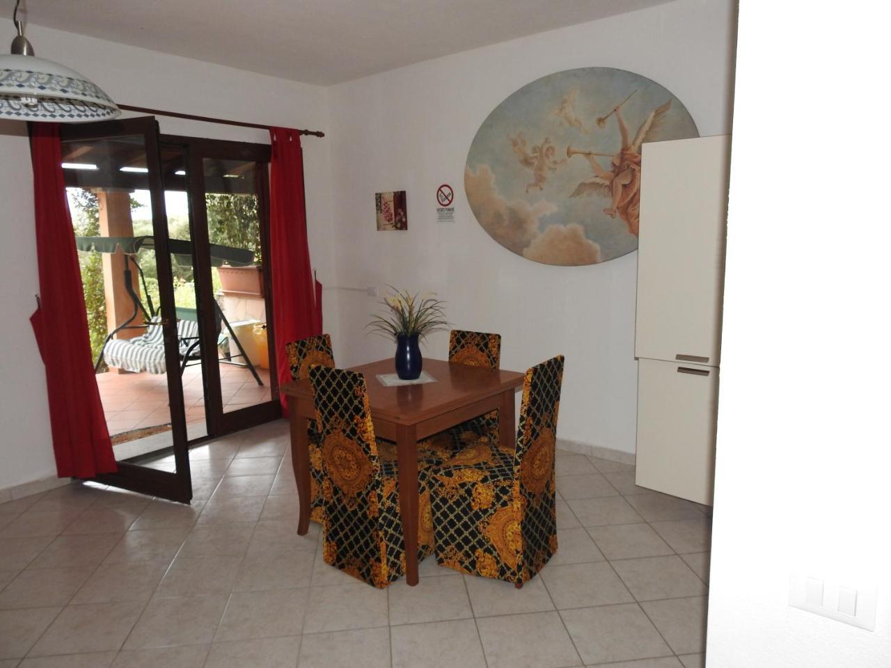 Residence Villa Smeralda Telti Buitenkant foto