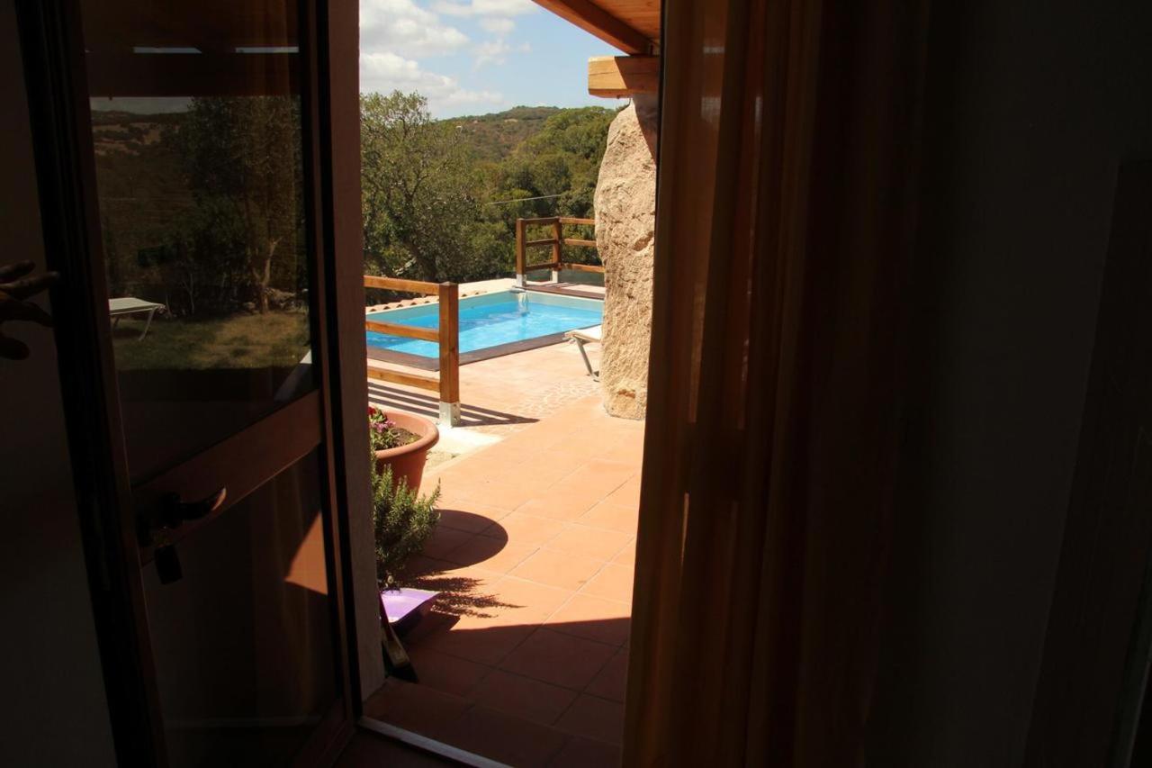 Residence Villa Smeralda Telti Buitenkant foto