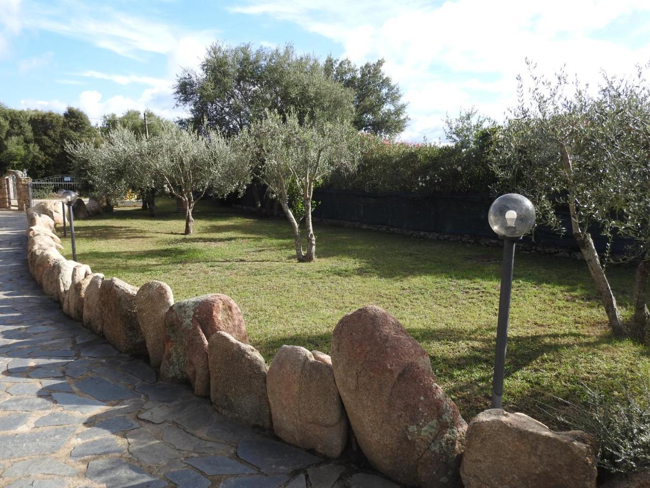 Residence Villa Smeralda Telti Buitenkant foto