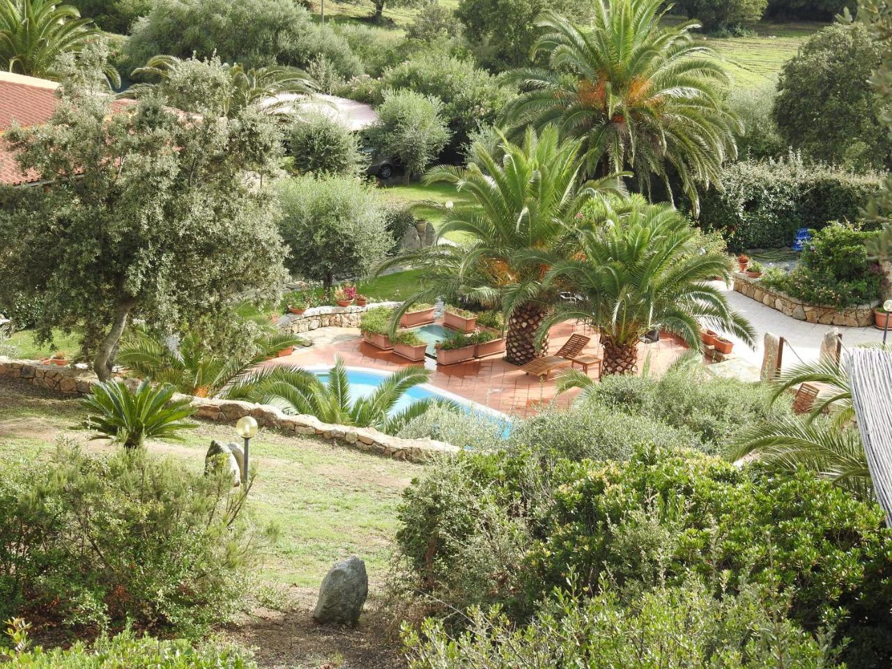Residence Villa Smeralda Telti Buitenkant foto