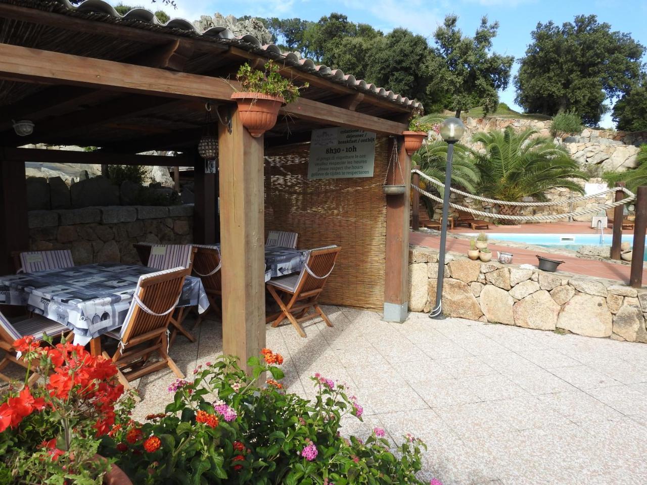Residence Villa Smeralda Telti Buitenkant foto